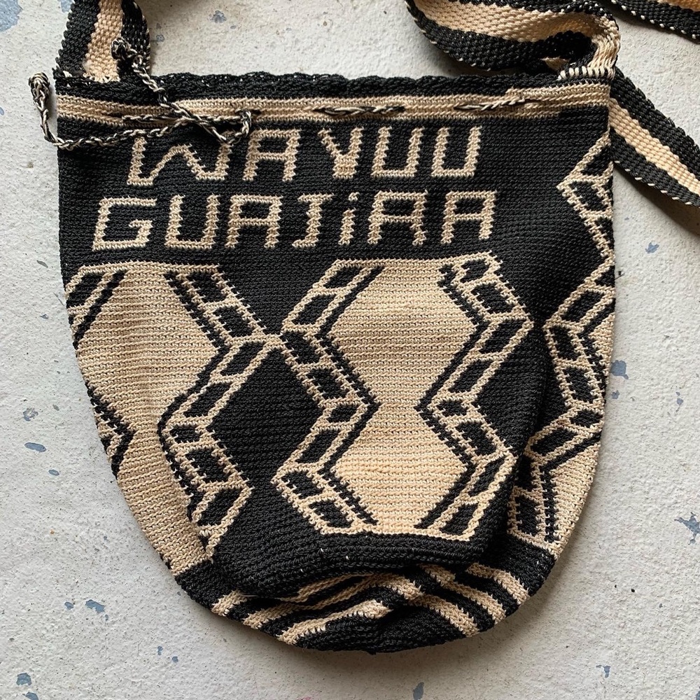 Colombian Wayuu Bucket Bag With Drawstring Closure - image 3